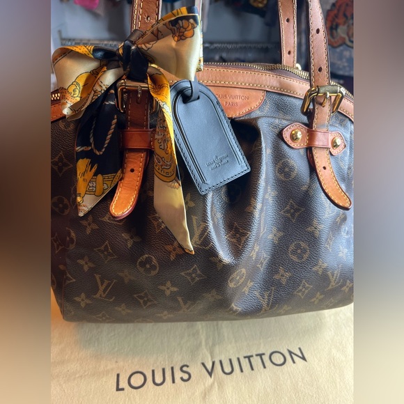 Authentic Louis Vuitton Tivoli - Picture 2 of 12